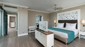 RUBI PLATINUM SPA RESORT & SUITES