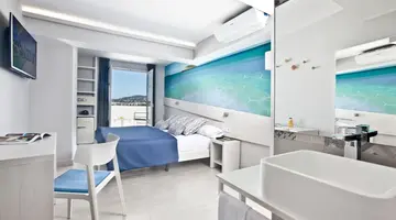Ryans La Marina