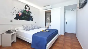 Ryans La Marina