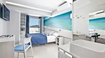Ryans La Marina