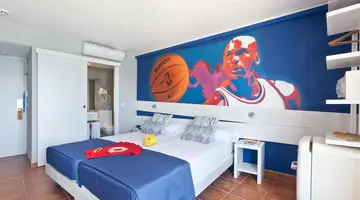 Ryans La Marina