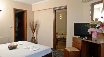 Sacallis Inn Beach Hotel