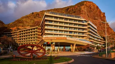 Saccharum Resort