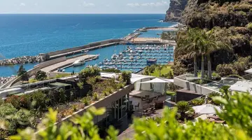 Saccharum Resort