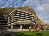 Saccharum Resort