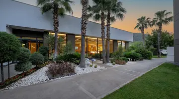 SAILORS BEACH CLUB