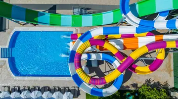 SAILORS BEACH CLUB