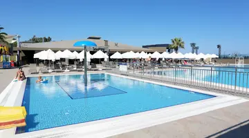SAILORS BEACH CLUB