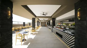 SAILORS BEACH CLUB