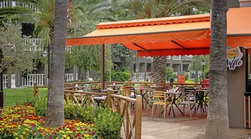 SAILORS BEACH CLUB