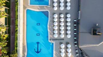SAILORS BEACH CLUB