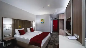 Saint George Hotel & Medical Spa