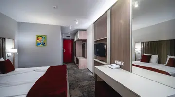 Saint George Hotel & Medical Spa