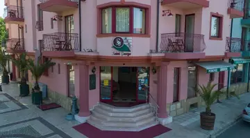 Saint George Hotel & Medical Spa