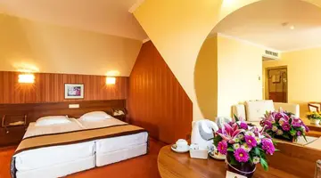 Saint George Hotel & Medical Spa