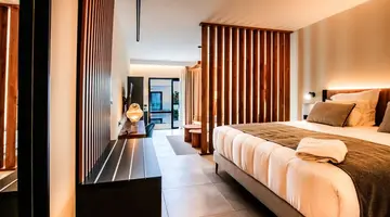 Saladar Suites Boutique