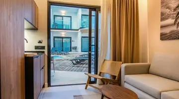 Saladar Suites Boutique