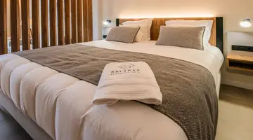 Saladar Suites Boutique