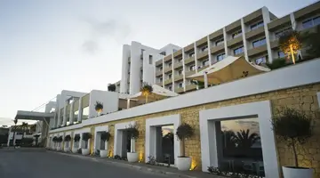 Salini Resort