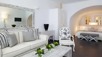 San Antonio Luxury Hotel and Suites