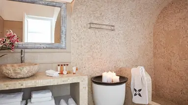 San Antonio Luxury Hotel and Suites