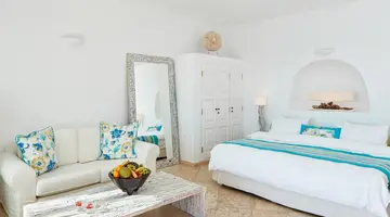 San Antonio Luxury Hotel and Suites