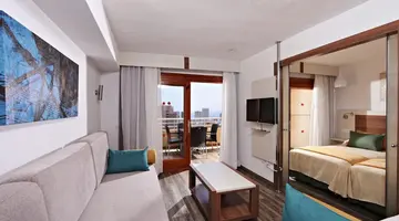 SANDOS BENIDORM SUITES