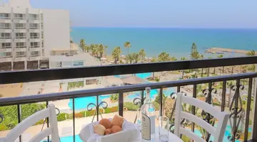 Sandy Beach Hotel & Spa