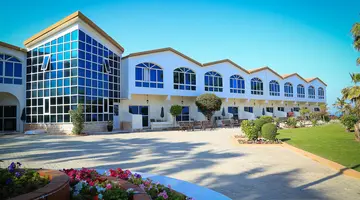 SANDY BEACH HOTEL
