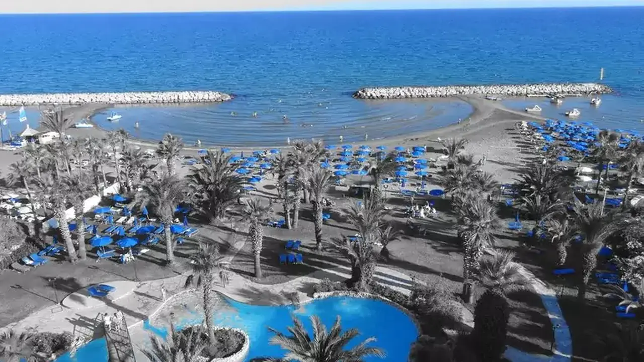 Sandy Beach Hotel