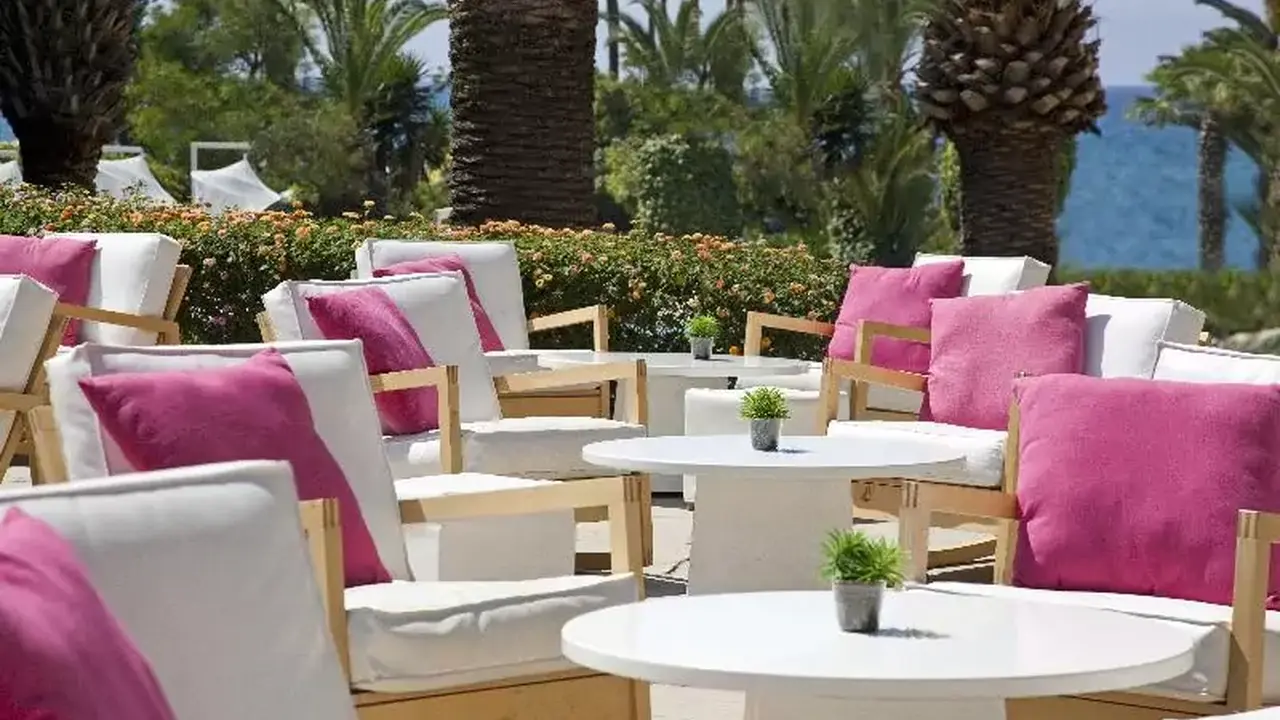 Sandy Beach Hotel