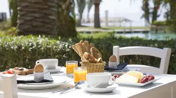Sandy Beach Hotel