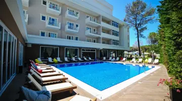 Sandy Beach Resort Golem