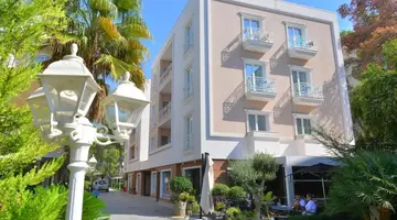 Sandy Beach Resort Golem