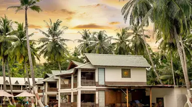Sandyy Wavess Beach Resort