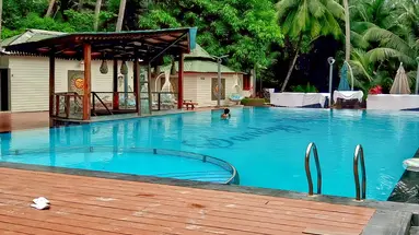 Sandyy Wavess Beach Resort