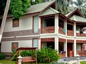 Sandyy Wavess Beach Resort