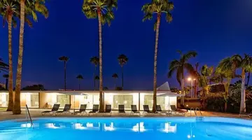 Sanom Beach Resort