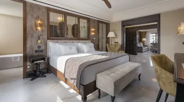 SANTA CATALINA A ROYAL HIDEAWAY HOTEL