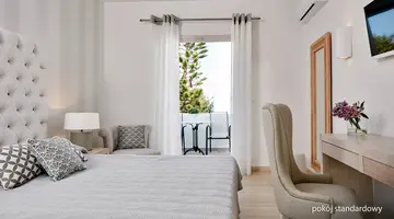 Santorini Palace