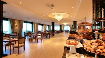 Santos Nixe Palace