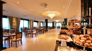 Santos Nixe Palace