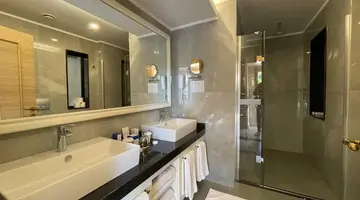 Saphir Hotel And Villa