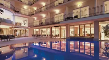 Saratoga Hotel