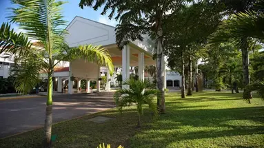 SAROVA WHITE SANDS BEACH RESORT & SPA
