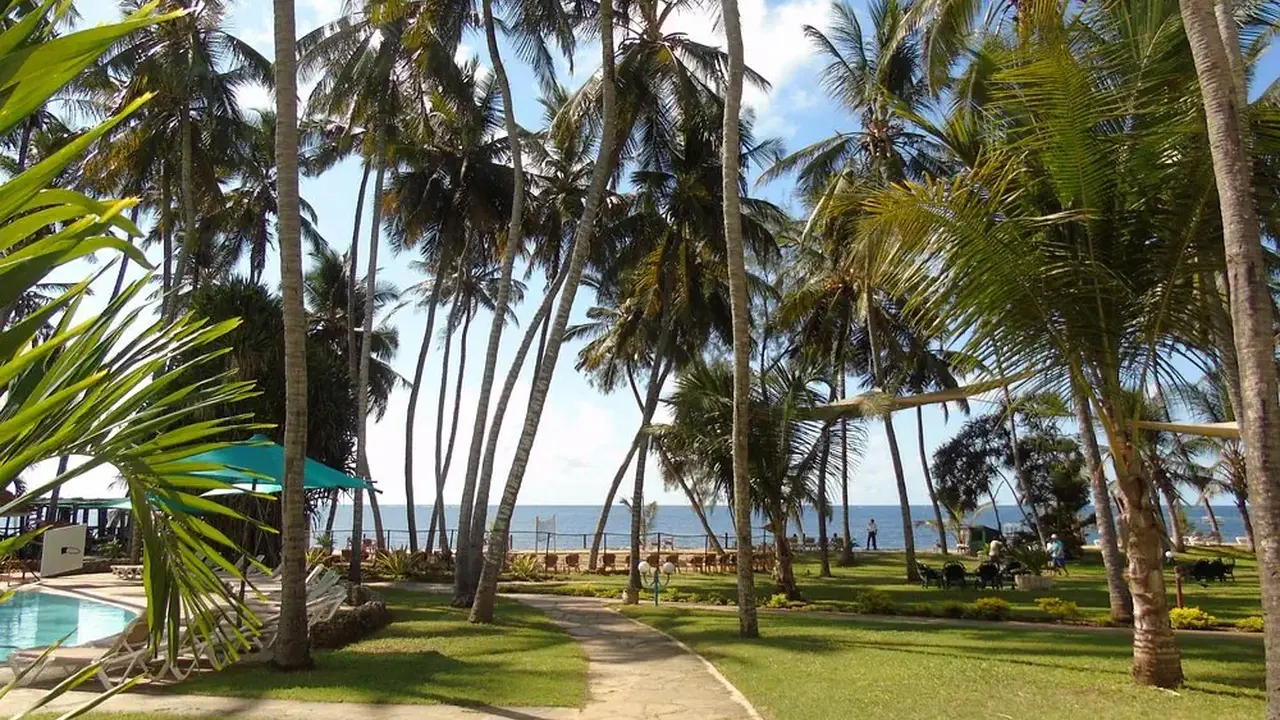 Sarova Whitesands Beach Resort & Spa 4