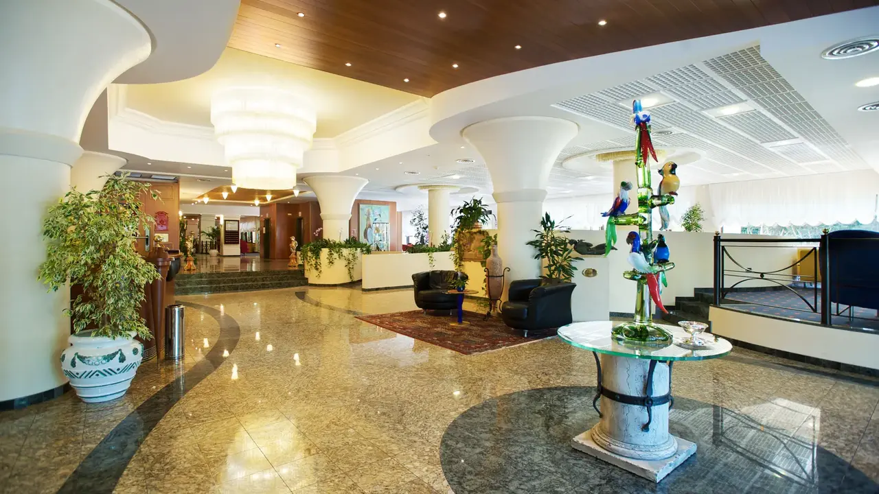 Savoy Beach Hotel & Thermal Spa