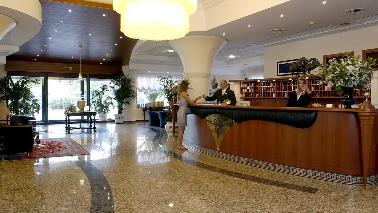 Savoy Beach Hotel & Thermal Spa