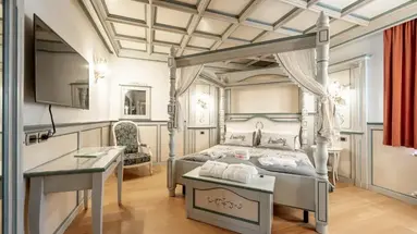 Schloss Hotel Dolomiti****