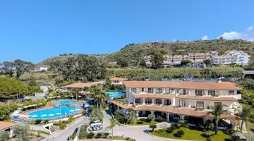 SCOGLIO DEL LEONE HOTEL